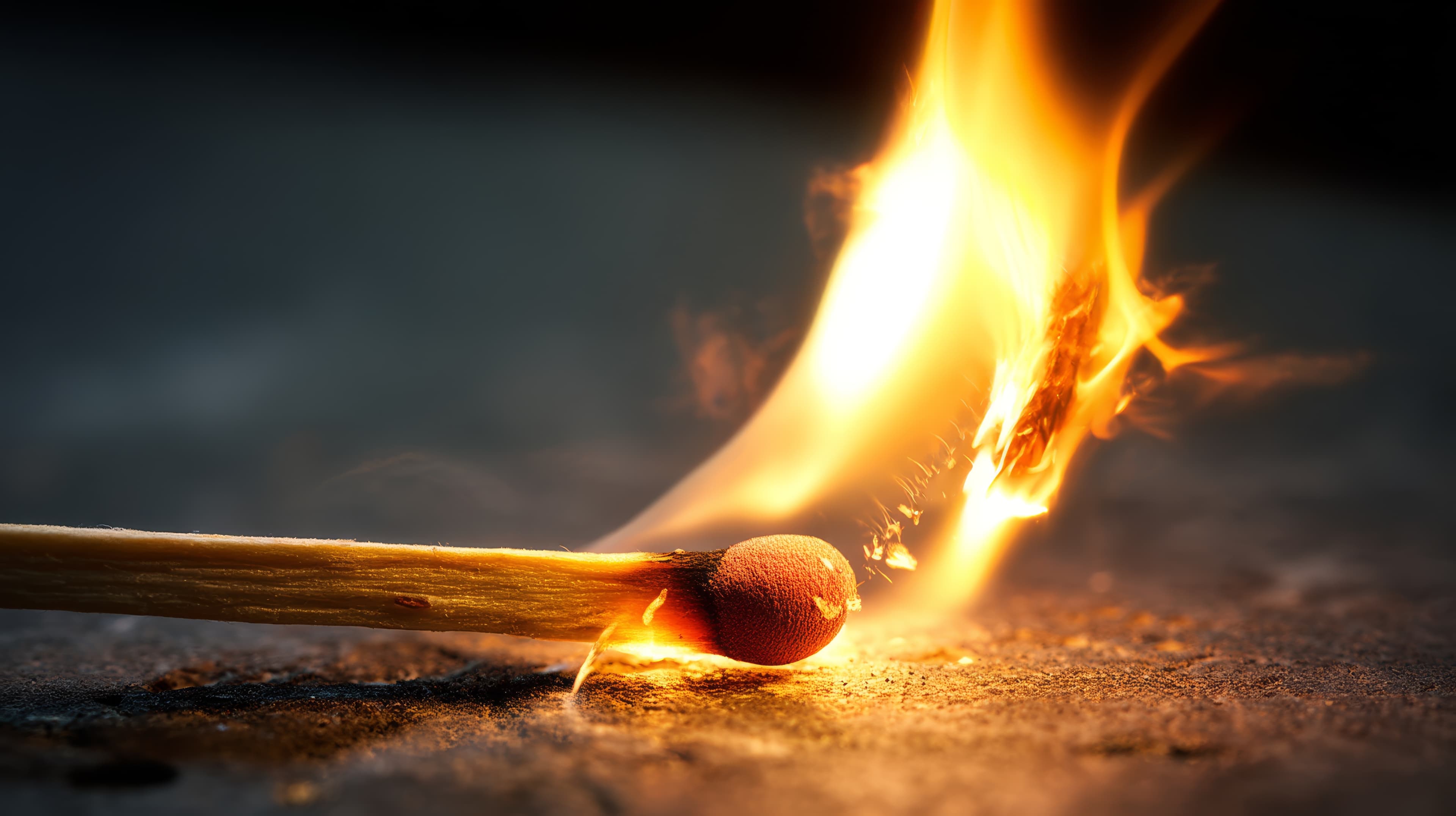 Brennendes Streichholz - Der Funken, der Werbung entzündet