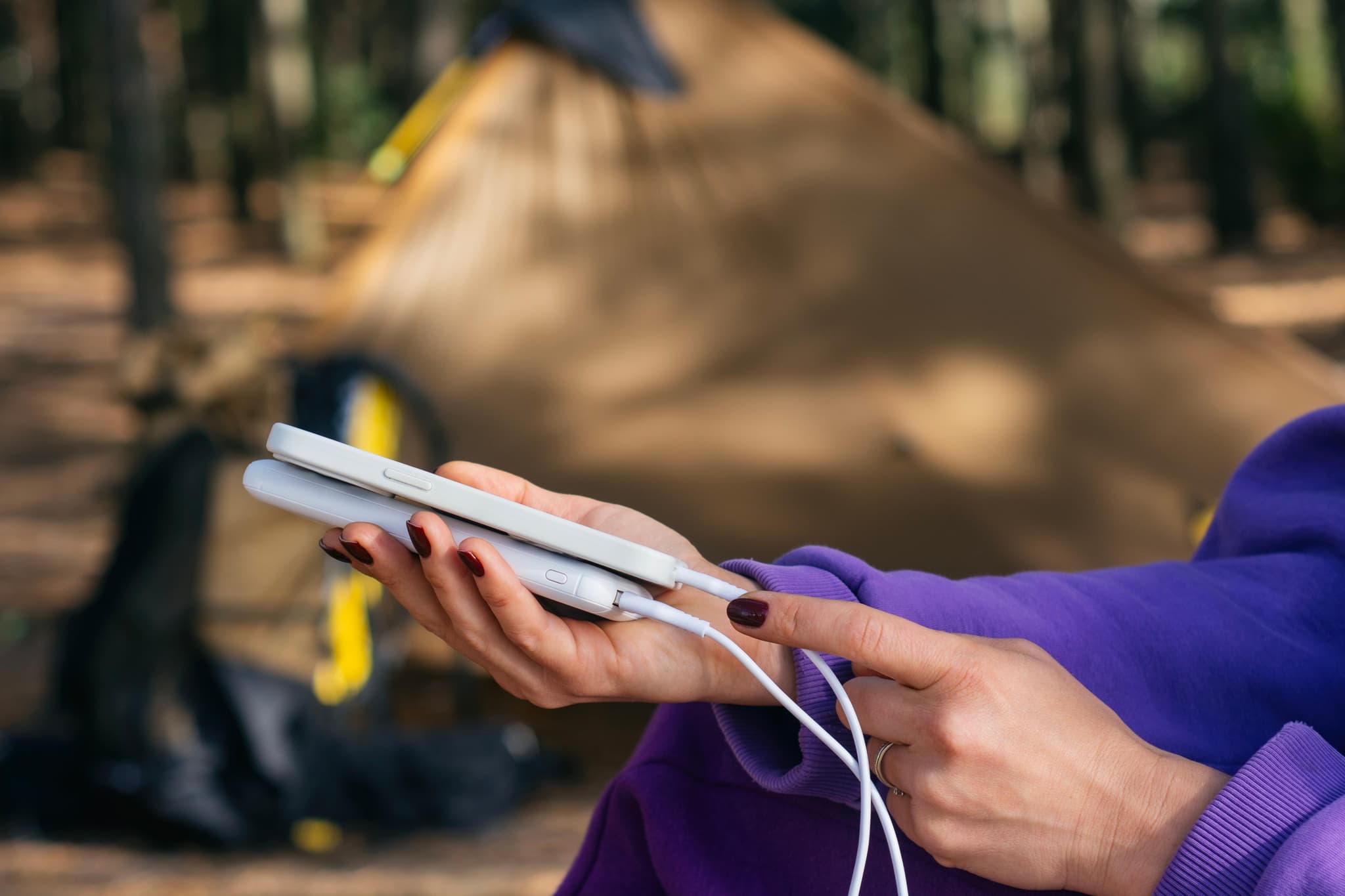 Smartphone-Nutzung beim Camping – digitale Recherche unterwegs