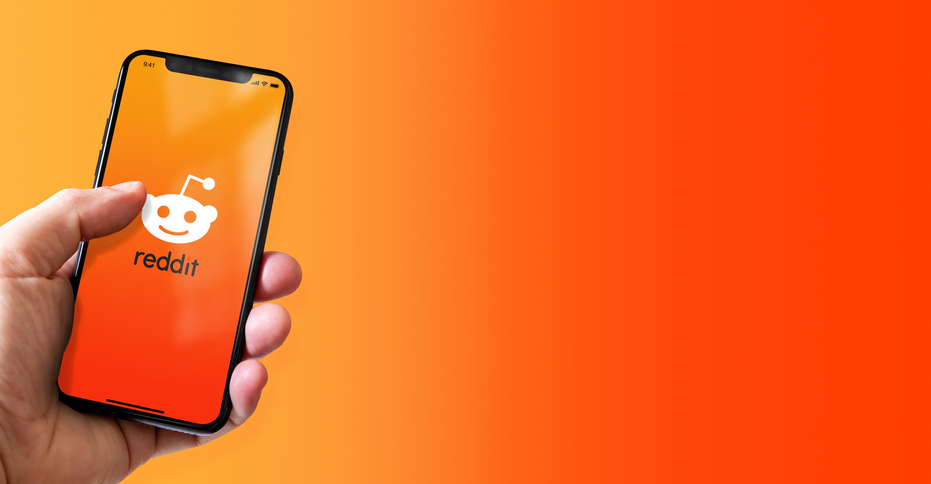 Reddit im B2B: Sichtbarkeit für Menschen und KI - KI und Technologie Blog Beitrag