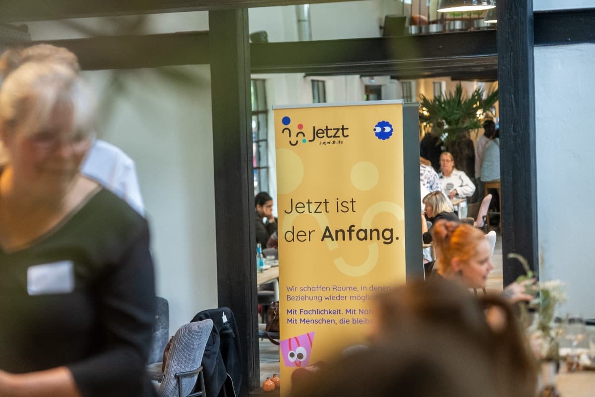 Rollup-Banner: Jetzt ist der Anfang.