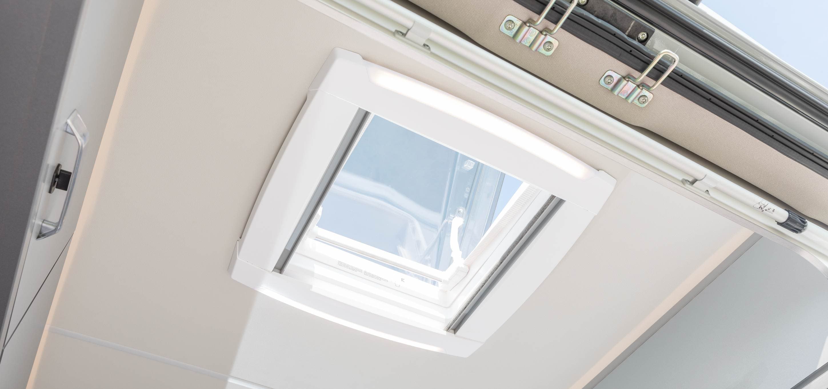 MPK Messestand mit hängendem Würfel